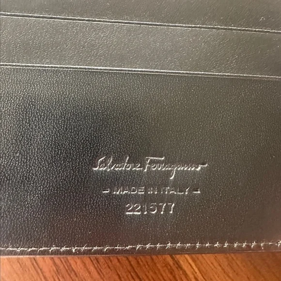Salvatore Ferragamo Wallet - Picture 3 of 7